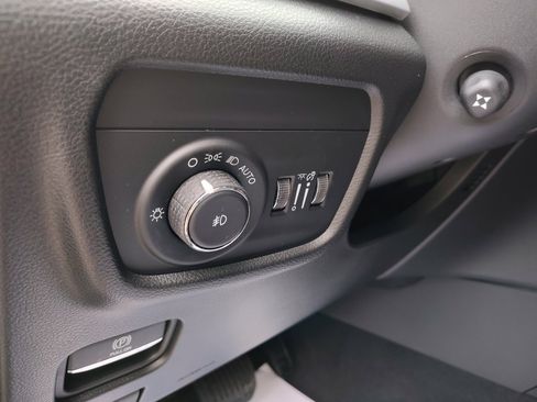 New 2025 Jeep Grand Cherokee L Limited w/ Luxury Tech Group II image 15