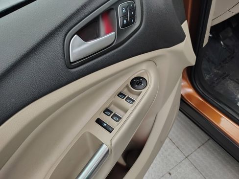 Used 2017 Ford Escape Titanium FWD image 23