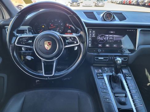 Used 2017 Porsche Macan image 16