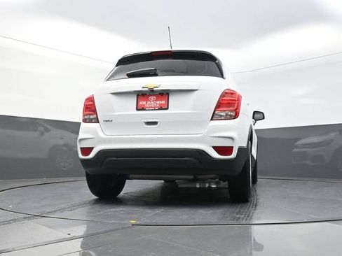 Used 2018 Chevrolet Trax LS FWD image 36