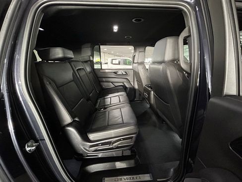 Used 2025 Chevrolet Suburban LT image 45