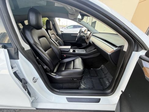 Used 2022 Tesla Model Y Performance image 28