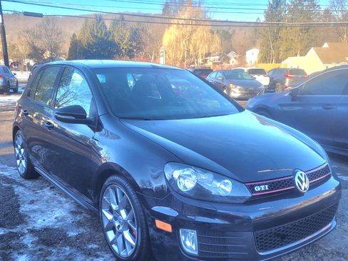 Used 2013 Volkswagen Golf 4-Door image 2