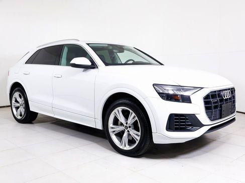 Used 2023 Audi Q8 Premium image 26