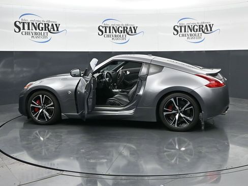 Used 2020 Nissan 370Z Touring Sport RWD image 37