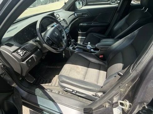 Used 2017 Honda Accord Sport image 2