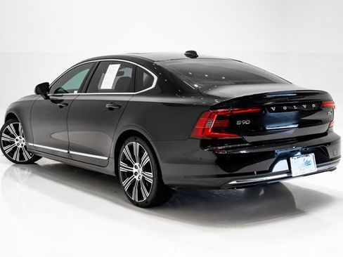 Used 2023 Volvo S90 B6 Plus AWD/4WD image 32