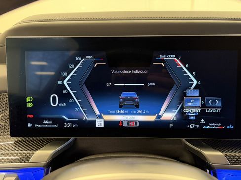 Used 2023 BMW 760i xDrive image 9