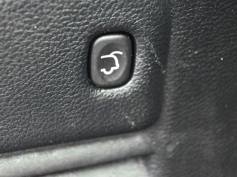 Used 2020 Jeep Grand Cherokee Altitude AWD/4WD image 16