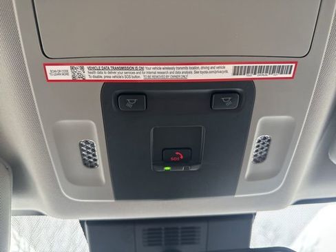 Used 2025 Toyota Camry LE image 33