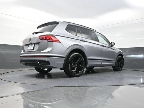 Used 2024 Volkswagen Tiguan SE R-Line FWD image 30