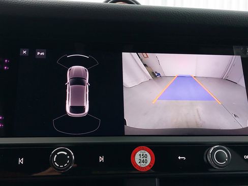 Certified 2025 Porsche Macan image 26