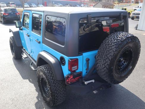 Used 2018 Jeep Wrangler Unlimited Rubicon w/ Cold Weather Group image 14