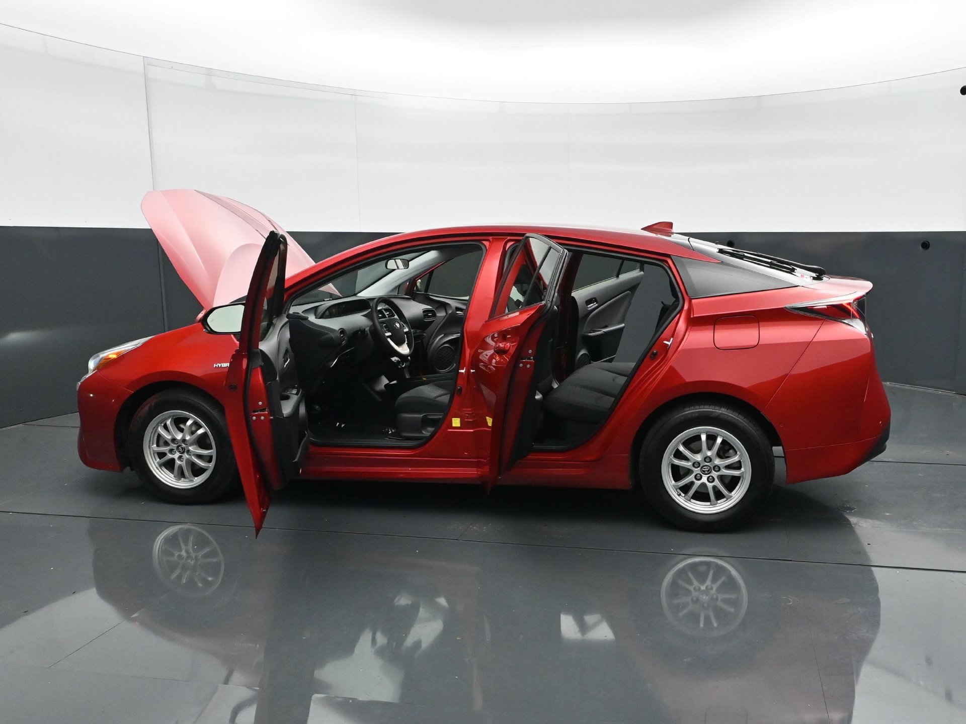 Used 2018 Toyota Prius Two w/ Prius Two Safety Plus Package FWD image 29