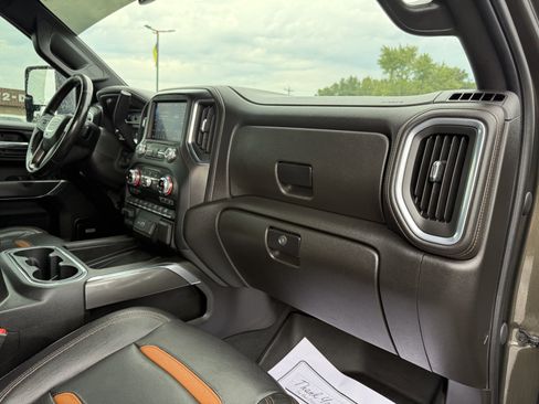Used 2022 GMC Sierra 2500 AT4 w/ AT4 Preferred Package AWD/4WD image 24