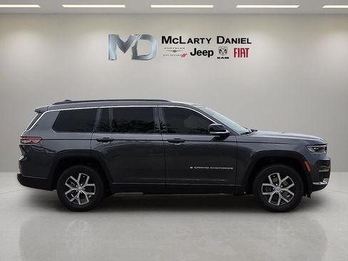 Used 2025 Jeep Grand Cherokee L Limited w/ Trailer Tow Package AWD/4WD image 6