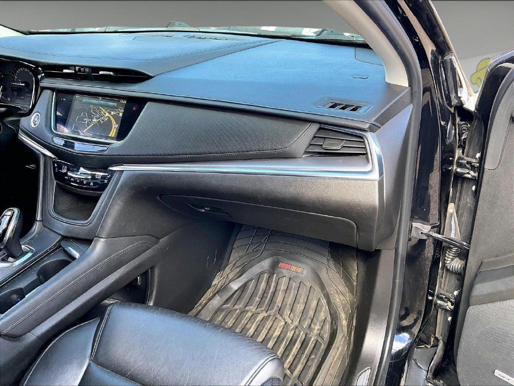 Used 2018 Cadillac XT5 Premium Luxury AWD/4WD image 12