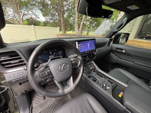 Used 2024 Lexus GX 550 w/ Accessory Package (Z1) AWD/4WD image 24