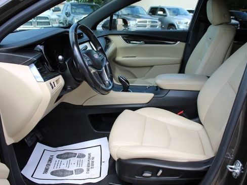 Used 2019 Cadillac XT5 FWD image 15