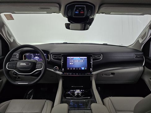 Used 2022 Jeep Wagoneer Series II image 37