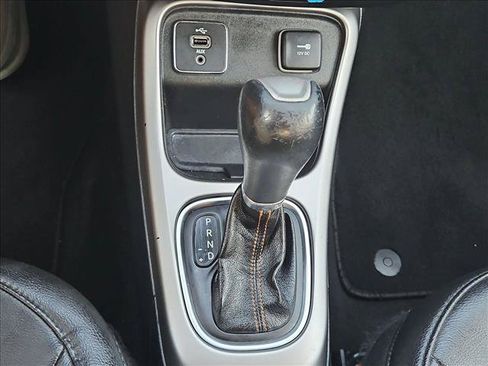 Used 2018 Jeep Compass Latitude w/ Popular Equipment Group FWD image 12