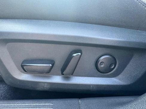 Used 2025 Nissan Rogue SV AWD/4WD image 20