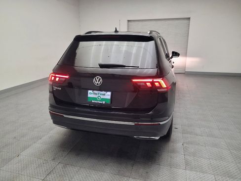 Used 2021 Volkswagen Tiguan SE FWD image 7
