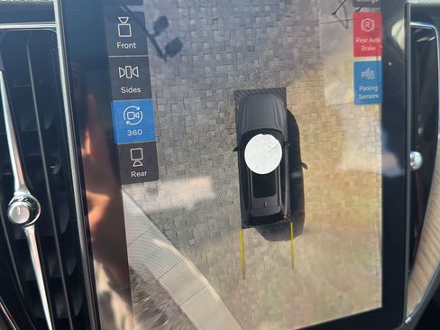 New 2026 Volvo XC60 B5 Plus w/ Protection Package Premier image 24