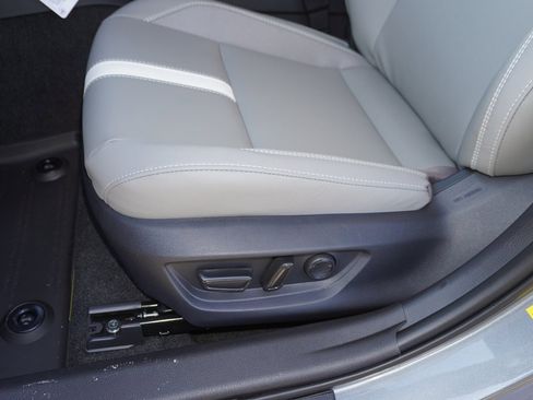 New 2026 Toyota Camry SE image 9