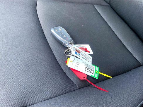 Used 2023 Chevrolet Malibu LT image 12