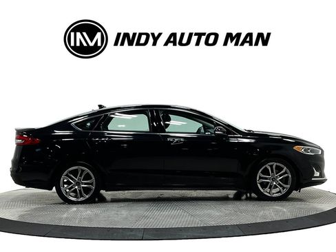 Used 2019 Ford Fusion Titanium FWD image 3