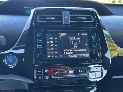 Used 2016 Toyota Prius Three Touring FWD image 30
