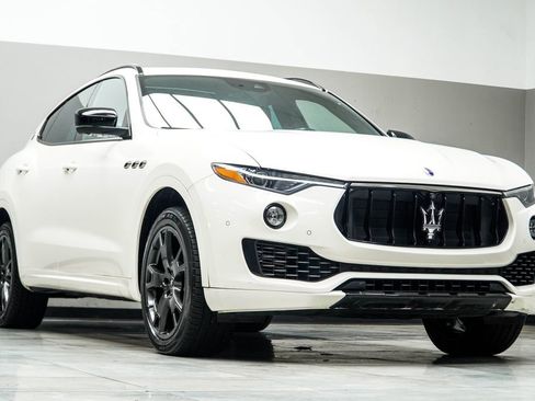 Used 2021 Maserati Levante AWD/4WD image 4