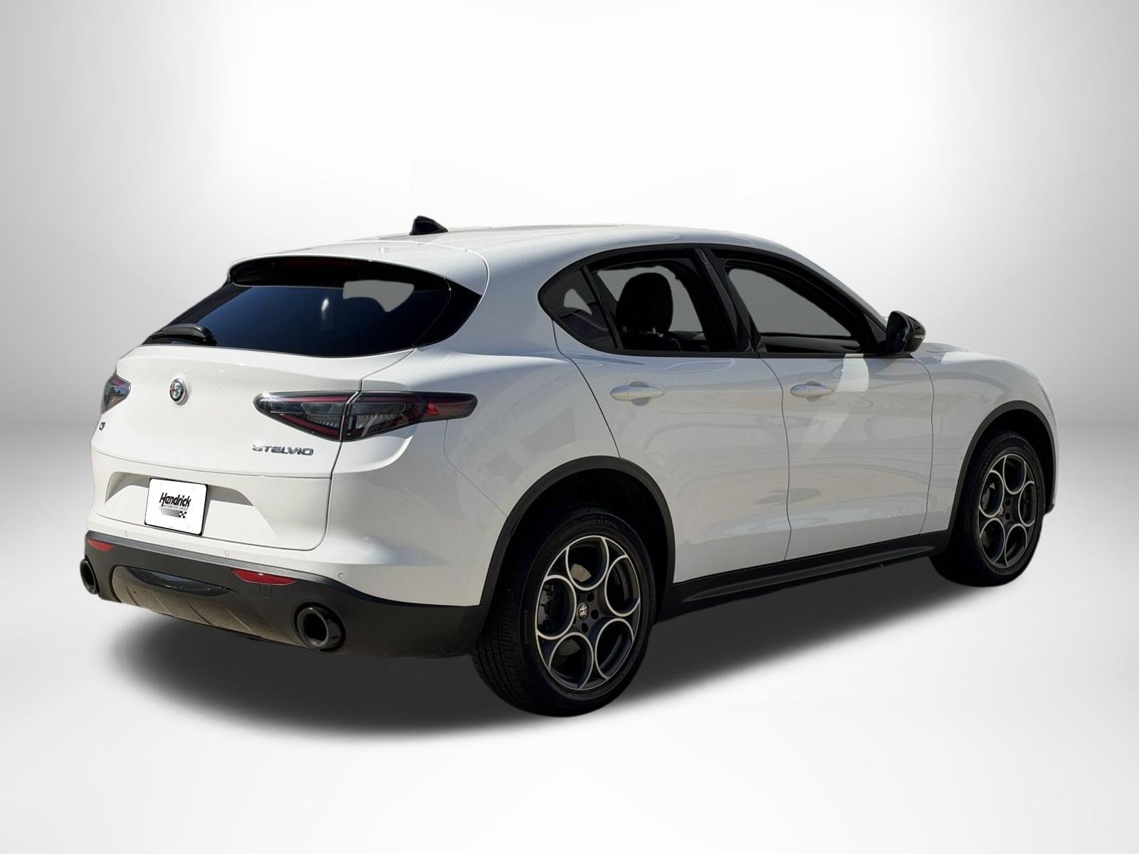 Used 2025 Alfa Romeo Stelvio Sprint AWD/4WD image 3