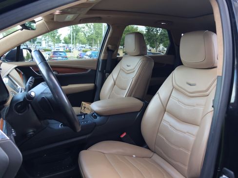 Used 2019 Cadillac XT5 Platinum image 35