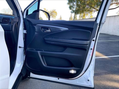 Used 2023 Honda Ridgeline RTL-E image 26