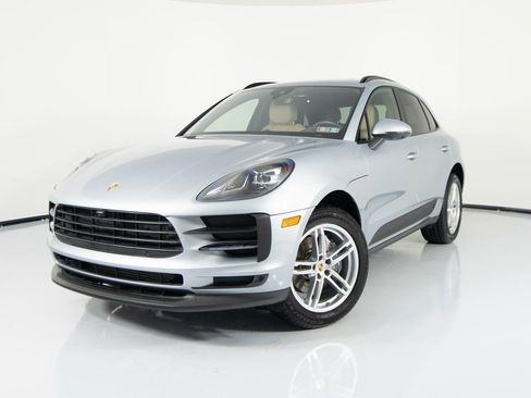 Certified 2021 Porsche Macan image 6