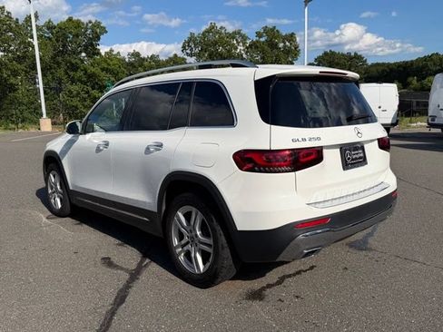 Used 2023 Mercedes-Benz GLB 250 4MATIC image 3
