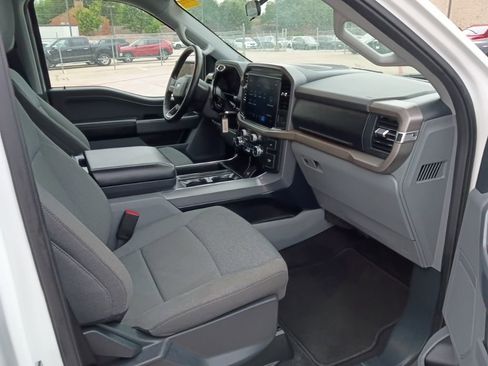 Used 2025 Ford F150 XLT w/ Equipment Group 301A Standard image 8