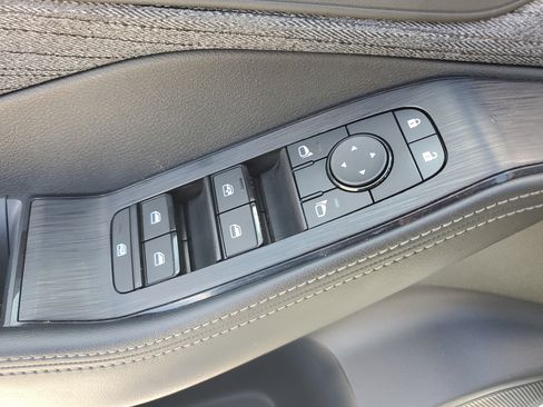 Used 2023 Nissan Rogue SV image 26