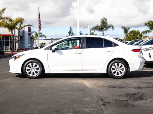 Certified 2025 Toyota Corolla LE image 4