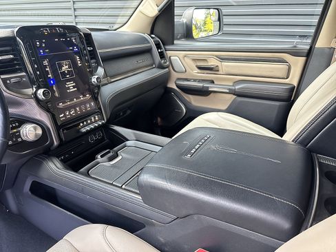Used 2019 RAM 1500 Limited AWD/4WD image 19