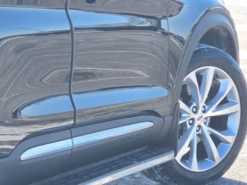 Used 2022 Ford Explorer Platinum w/ Equipment Group 601A image 14