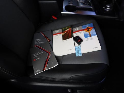 Used 2020 Toyota 4Runner SR5 Premium image 26