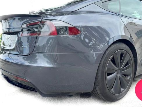 Used 2021 Tesla Model S Plaid image 8