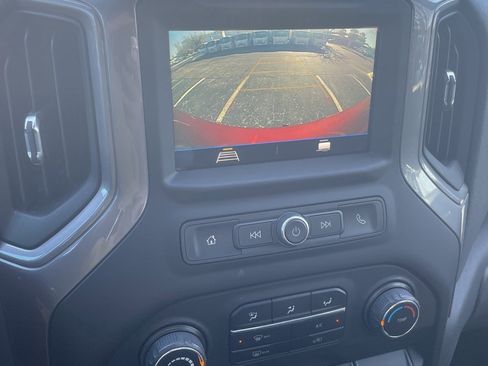 Used 2019 Chevrolet Silverado 1500 Custom w/ Custom Convenience Package image 17