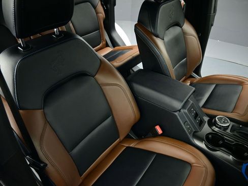 Used 2023 Ford Bronco Outer Banks image 26