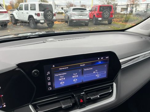 Used 2025 Chevrolet TrailBlazer LT image 18