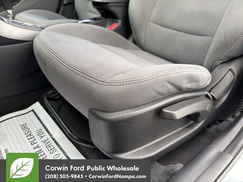 Used 2013 Hyundai Elantra GLS w/ Preferred Pkg image 24