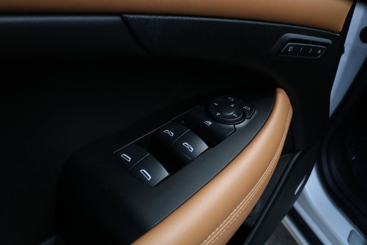 Used 2017 Buick LaCrosse Essence w/ Sun and Shade Package FWD image 21